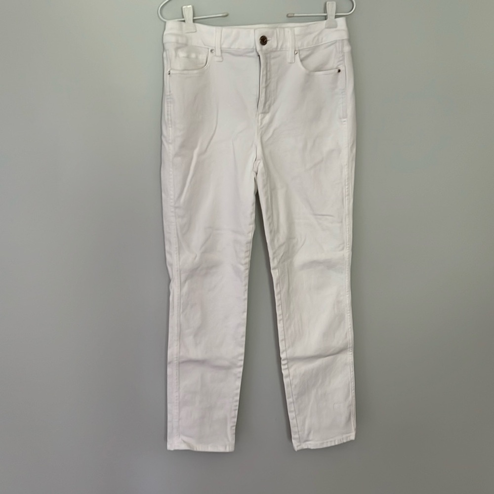 White House Black Market white jeans size 4
